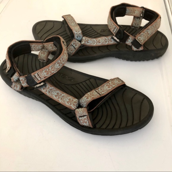 teva hiking sandals